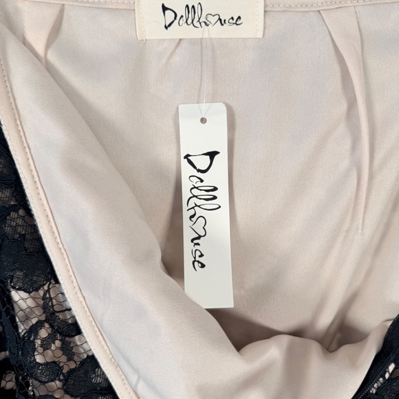 NWT Dollhouse Pencil Black Lace Cream Skirt Small - Picture 5 of 7